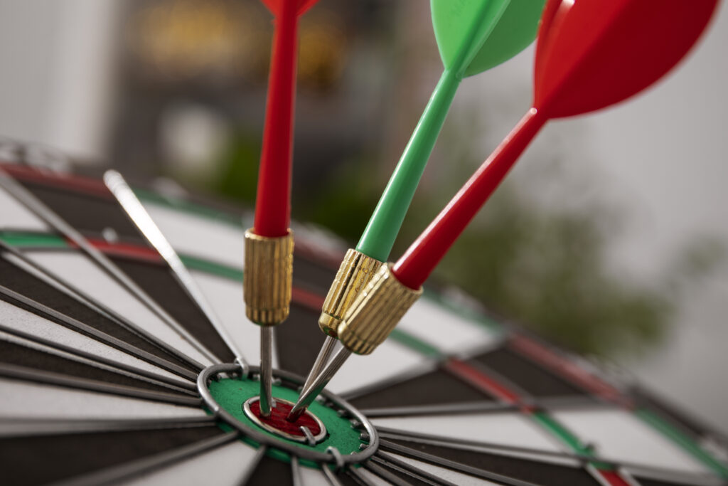 view-dartboard-with-bullseye-arrow-points